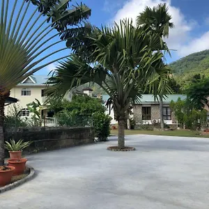  Apartment Flower Garden Self-catering Seychellen