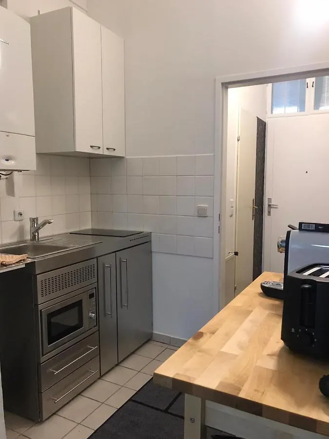 Apartments Near Schoenbrunn Vienna 0*,